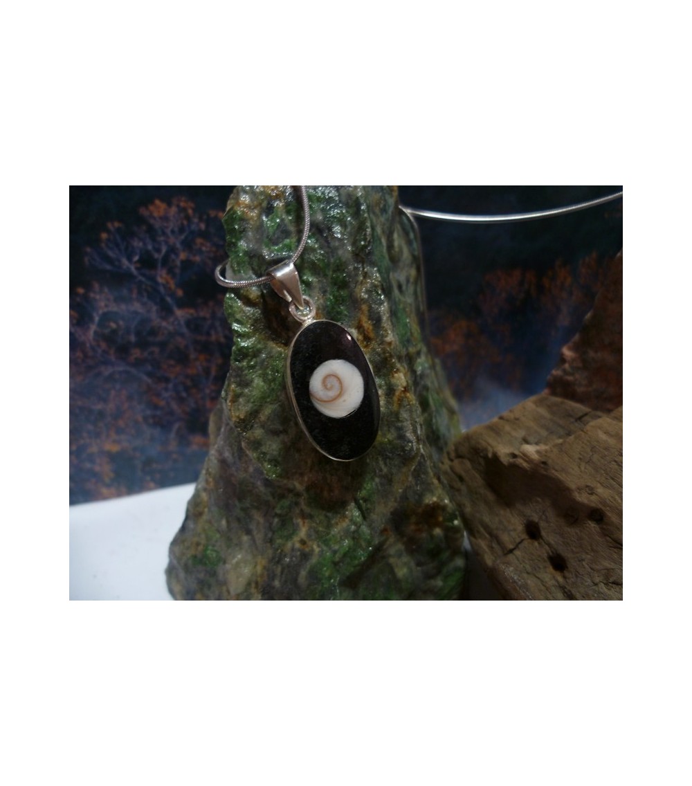 Pendentif argent massif et mélange de pierres de Corse