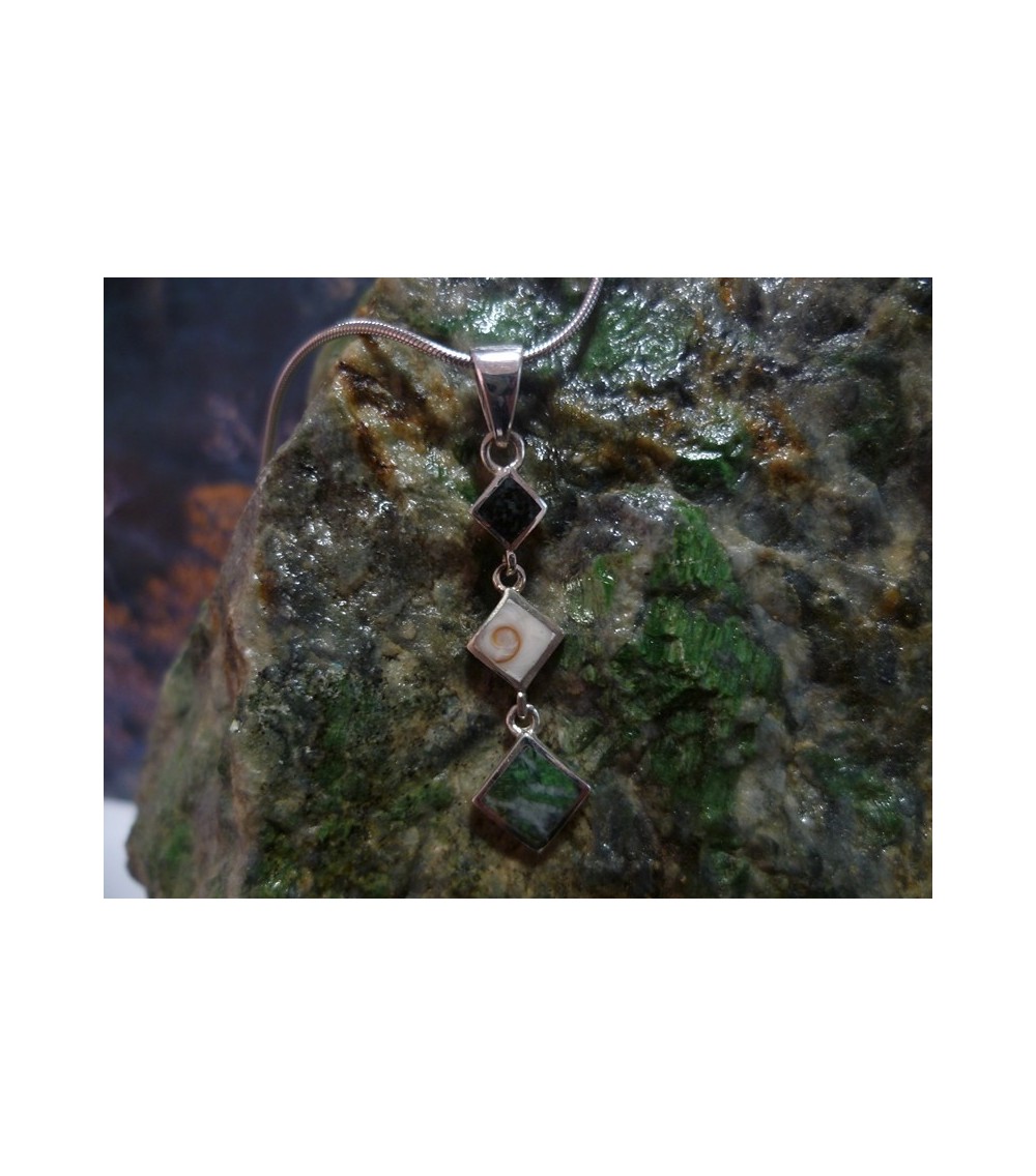 Pendentif argent massif et mélange de pierres de Corse