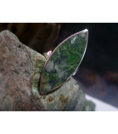 Bague argent massif et Vert d'Orezza