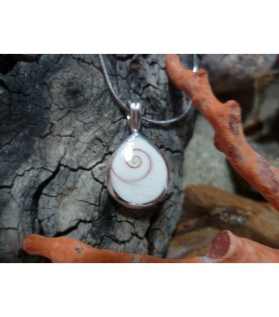 Sterling silver pendant with the Eye of Saint Lucia