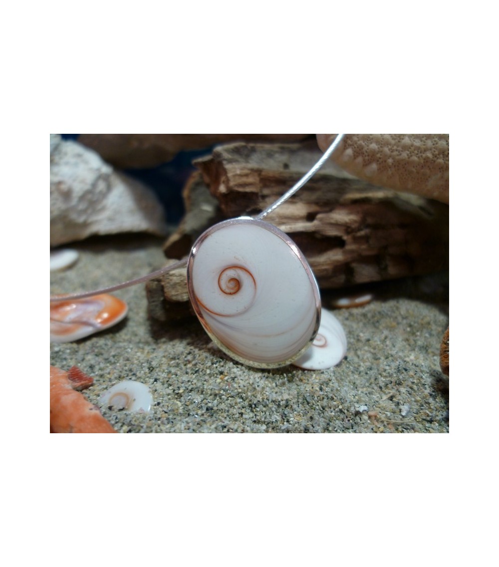 Pendentif argent massif et véritable oeil de Sainte lucie