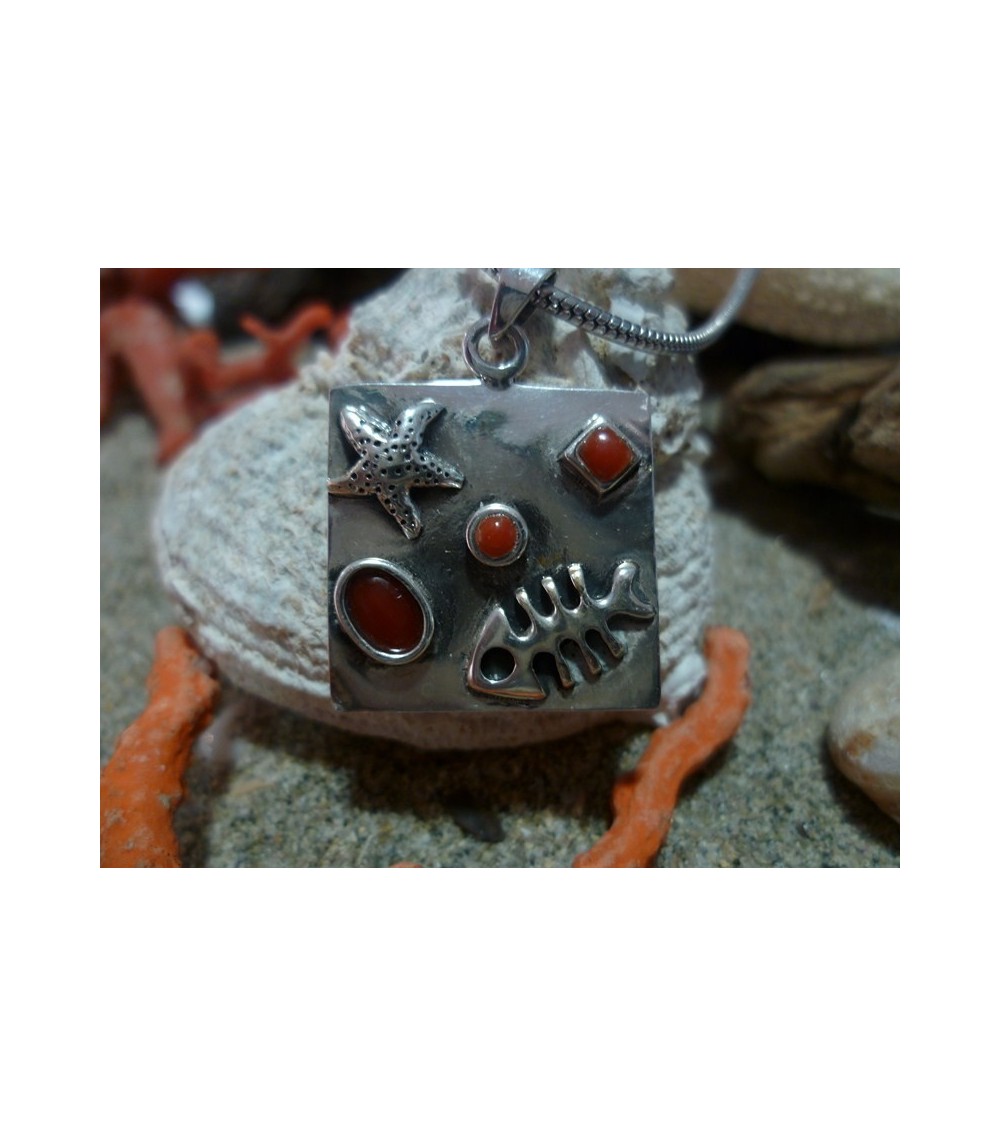 Pendentif argent massif et corail rouge