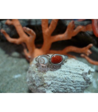 Bague argent massif corail rouge et oeil de Sainte Lucie