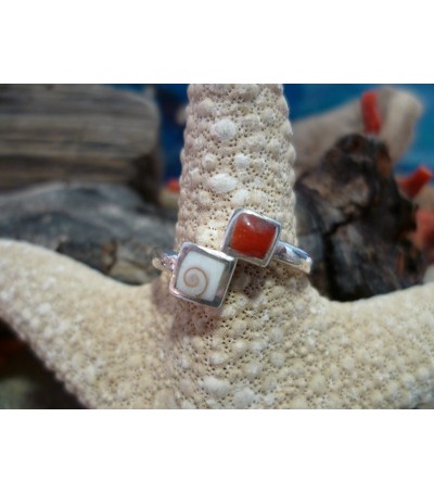 Bague argent massif corail rouge et oeil de Sainte Lucie