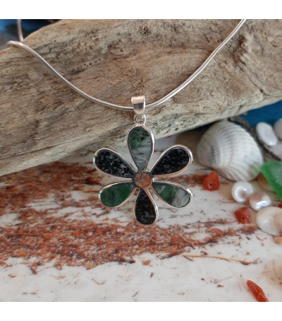 Pendentif argent massif et mélange de pierres de Corse