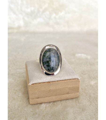 Bague argent massif et Vert d'Orezza