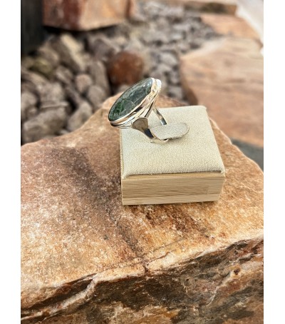 Bague argent massif et Vert d'Orezza