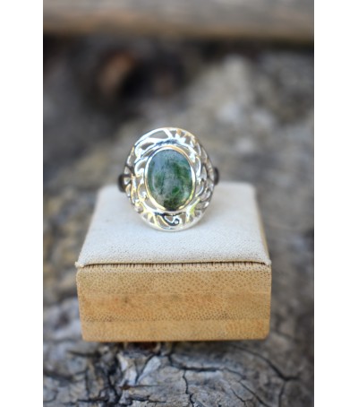 Bague argent massif et Vert d'Orezza