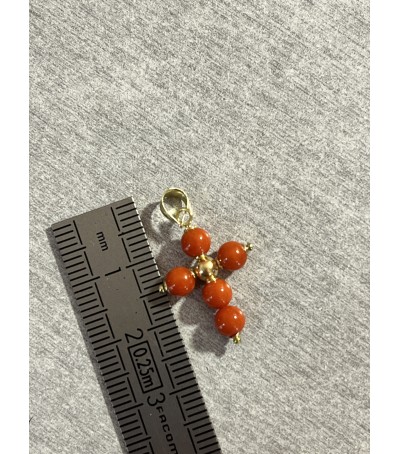 Pendentif or 18 carats et corail rouge