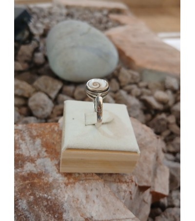 Bague argent massif et oeil de Sainte Lucie
