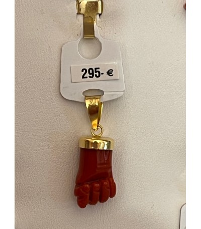 Pendentif main en corail rouge et or 18 carats