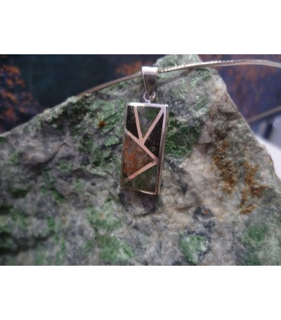 Pendentif argent massif et mélange de pierres de Corse