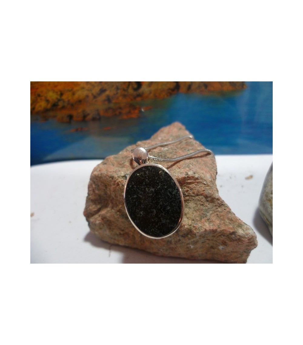 Pendentif argent massif et diorite noire